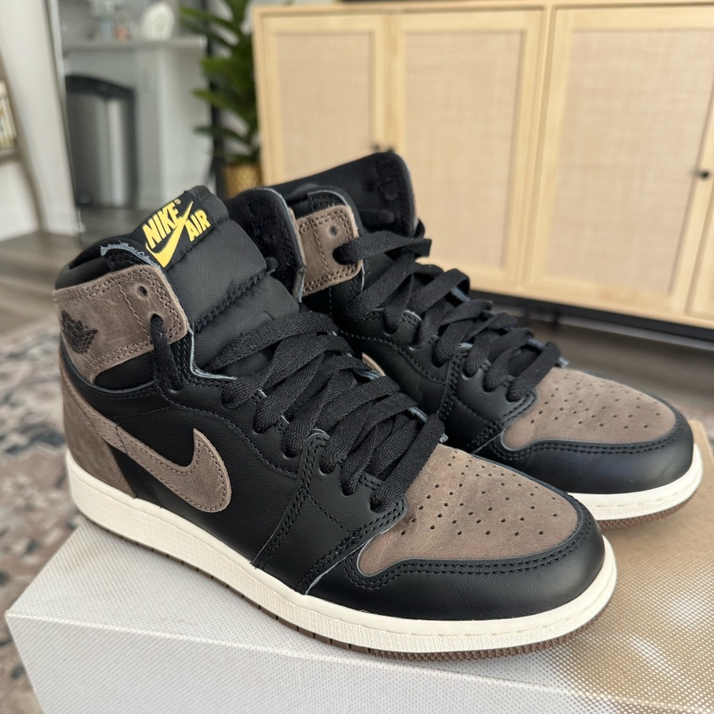 Jordan 1 Retro High OG Palomino Sneakers